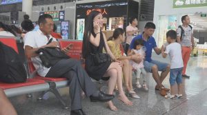[子林4K视频]长得这么甜美的女人，就算静静坐着也会让你看的不舍得转眼[0605]
