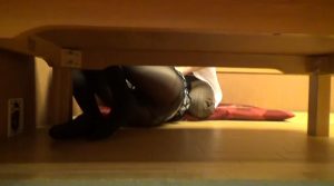 日本餐厅TK90后黑丝小美女