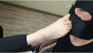 美女教师逆袭变态偷袜贼
