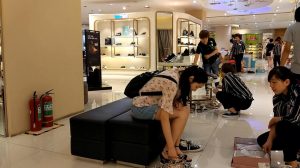 【Tim精华视频】帆布鞋白袜玉足美女试穿凉鞋[0221]