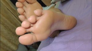 象大明星，我推车式给她按脚