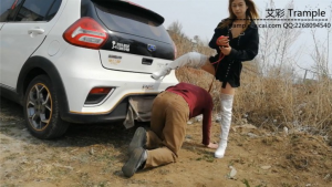 户外车旁钻胯舔鞋鞭打耳光遛狗踢打羞辱