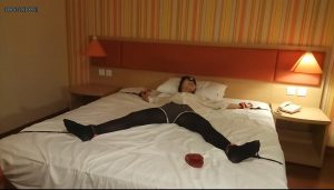 赫亚-黑丝白衣妹纸-97LZTD-37800858