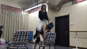 马术服美女骑马 椅子马  超高清无水印原版-97LZTD-43420024