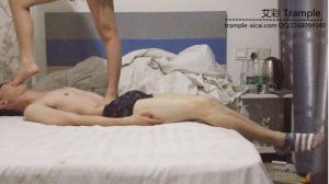女s暴力踩踏-97LZTD-3664ffeeee82