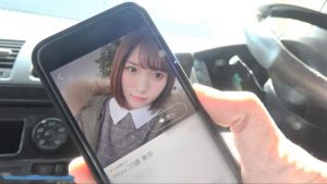 约美女舔她嫩脚-97LZTD-1014