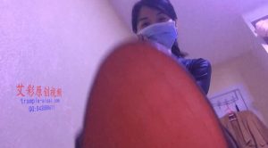 【婧児小主】婧児小主 黑丝红底高跟凉鞋调教绿帽奴 比中指 控精羞辱 鞋底 践踏-97LZTD-11160