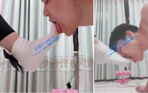 【兔粉粉】舌尖舔棉袜脚