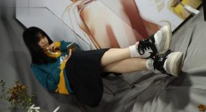 【南国足艺】穿AJ的美女换高跟秀美脚挑鞋-97LZTD-19177605