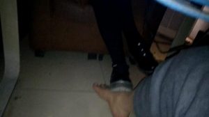 网吧被无意识踩