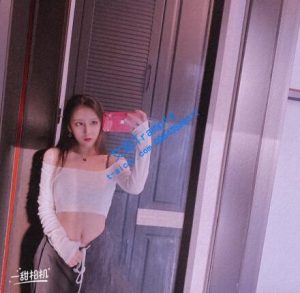 【沐夏大大】网红小姐姐大长腿裸足喂食