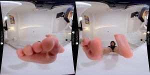《VR独播》日本代购第一视角小嫩足超近距离-97LZTD-1918058