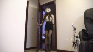 黑丝高跟狠跺狗头
