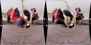 《VR独播》日本代购-2个可爱的小姐姐你喜欢哪个的裸足松糕鞋-97LZTD-1918513
