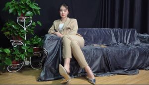 【A&F】车展名模月柠展示诱人裸足！-97LZTD-1918869
