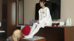 【菲小主】白丝袜捂脸羞辱！