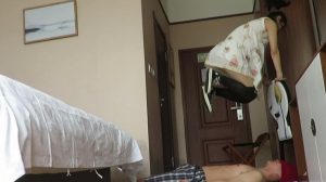 【菲小主】帆布鞋黑丝跳踩羞辱！