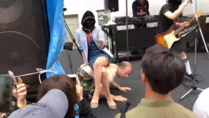 活在日本女人脚下的美国奴7年5560张照片+57部视频-奴隶生活全记录 ！