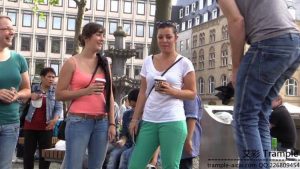 脚置放脸挑战，30多个素人女孩各种原味棉袜裸足放脸闻脚(含女女)-97LZTD-1920082