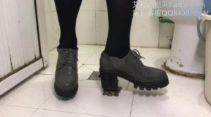 4双鞋子暴力跳踩乌龟-97LZTD-71745
