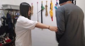 【傲视之巅·冰】耳光踢裆虐贱小偷-YC-200904