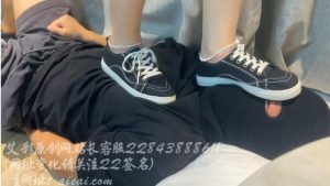 同学第二次平底鞋踩踏 超狠 真s 多次全体重踩脸踩裆-97LZTD-82156