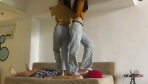 【画师双女主】坐脸窒息双踩-97LZTD-1012222923