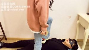 【子怡工作室】闺蜜的第一次踩踏-YC-201113-8