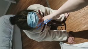 【校园女M系列】罚女M顶鞋子舔脚-97LZTD-82567