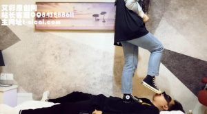【子怡】牛仔裤匡威全体重爆踩毯子-97LZTD-82573