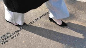 【第5风格】公园偶遇学生妹树林舔脚