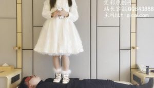 【子怡工作室】02年室友lo裙小公主全体重踩踏毯子-97LZTD-833357