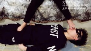【子怡】奖励小m舔脚