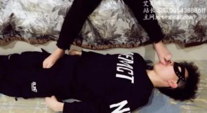 【子怡】奖励小m舔脚