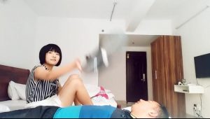 《原版无水印》清纯航儿女王皮靴踩踏贱狗-97LZTD-8341798