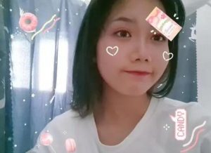 【00后蕬小乃】现实记录，黑丝恋足，裸足深喉踩踏
