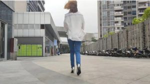 依依沐足店剧情洗脚舔脚洗浴