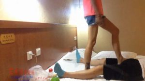 18少女长腿强制踹射碾踩蛋蛋-97LZTD-8342098
