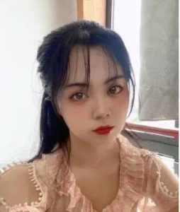 【00后蕬小乃】双人运动风格黑丝踩踏，坐脸
