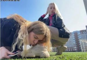 91部女女公共场合超屈辱震撼调教俄罗斯Anny女王个人官网搬站大合集！ O-210612