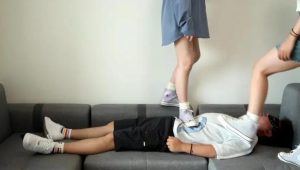 【子怡工作室】和闺蜜帆布鞋一起玩弄毯子