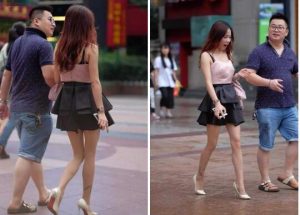 「被虐熊原创」街拍女主播莎莎S调教被虐熊