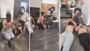 【堔儿女主】两条狗奴来犯贱争宠+舔脏鞋底-97LZTD-83505560