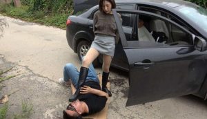 【彼岸花】户外狗嘴清理超脏鞋底