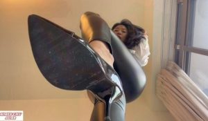女巨人教师缩小学生当惩罚-97LZTD-83506230