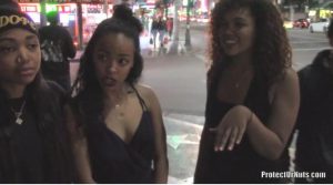 大街上随机搭讪素人踢裆特别节目《好莱坞之夜》！被众多路人美女当众踢裆！-97LZTD-83506510