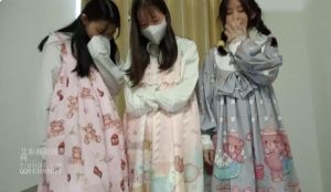 洛丽塔三姐妹玩弄大甲鱼
