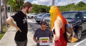 瑞典情侣主大街上公开羞辱调教男奴！先闻男主臭袜子才允许闻女主美脚-97LZTD-835067411