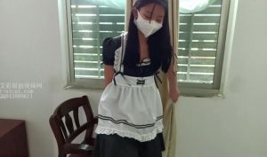 梦瑶高跟黑丝踩大甲鱼