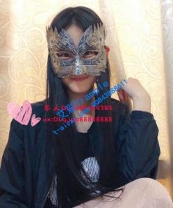 00后新人大长腿1米7。帆布鞋踩食物。踩成泥浆